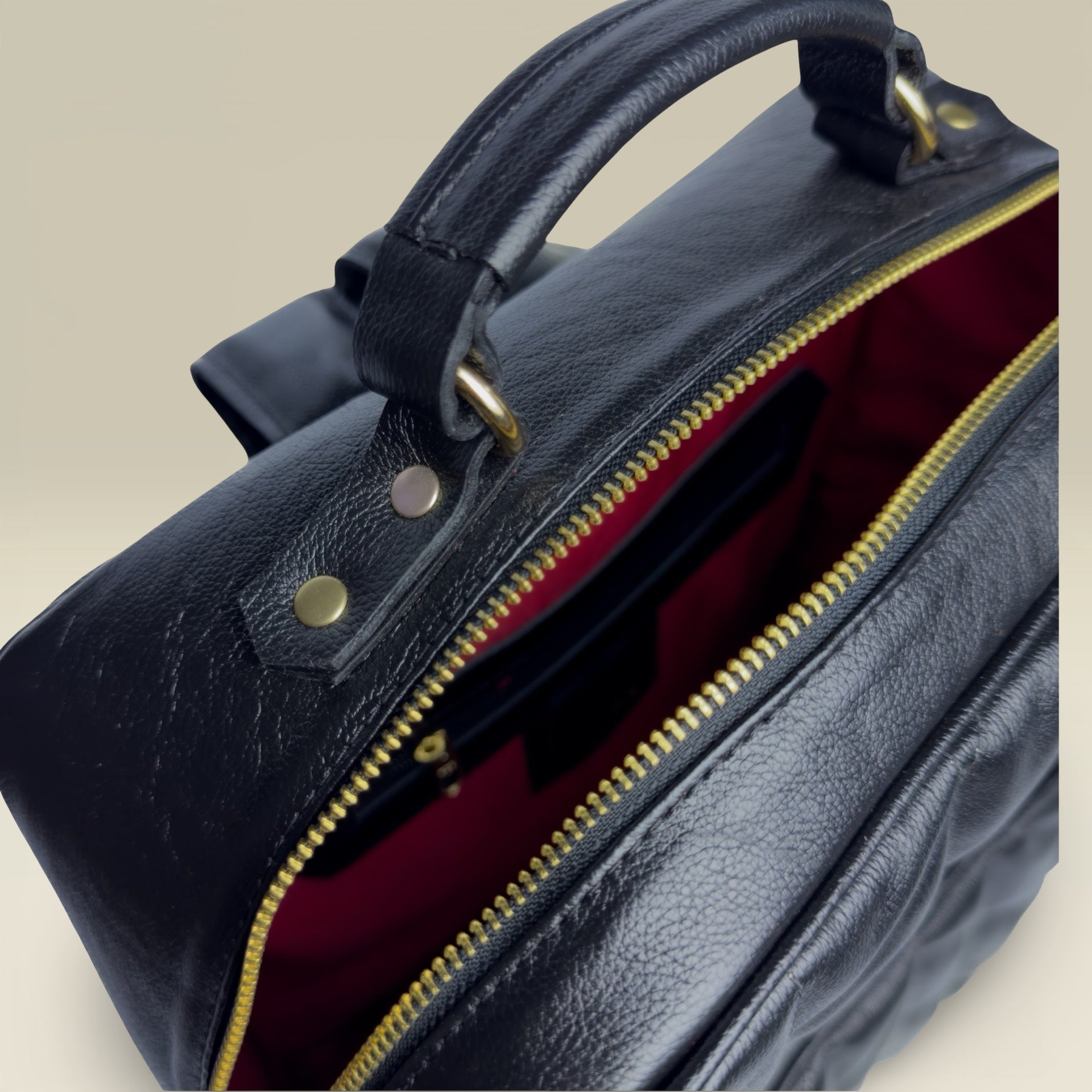 Mochila Vic - Preta